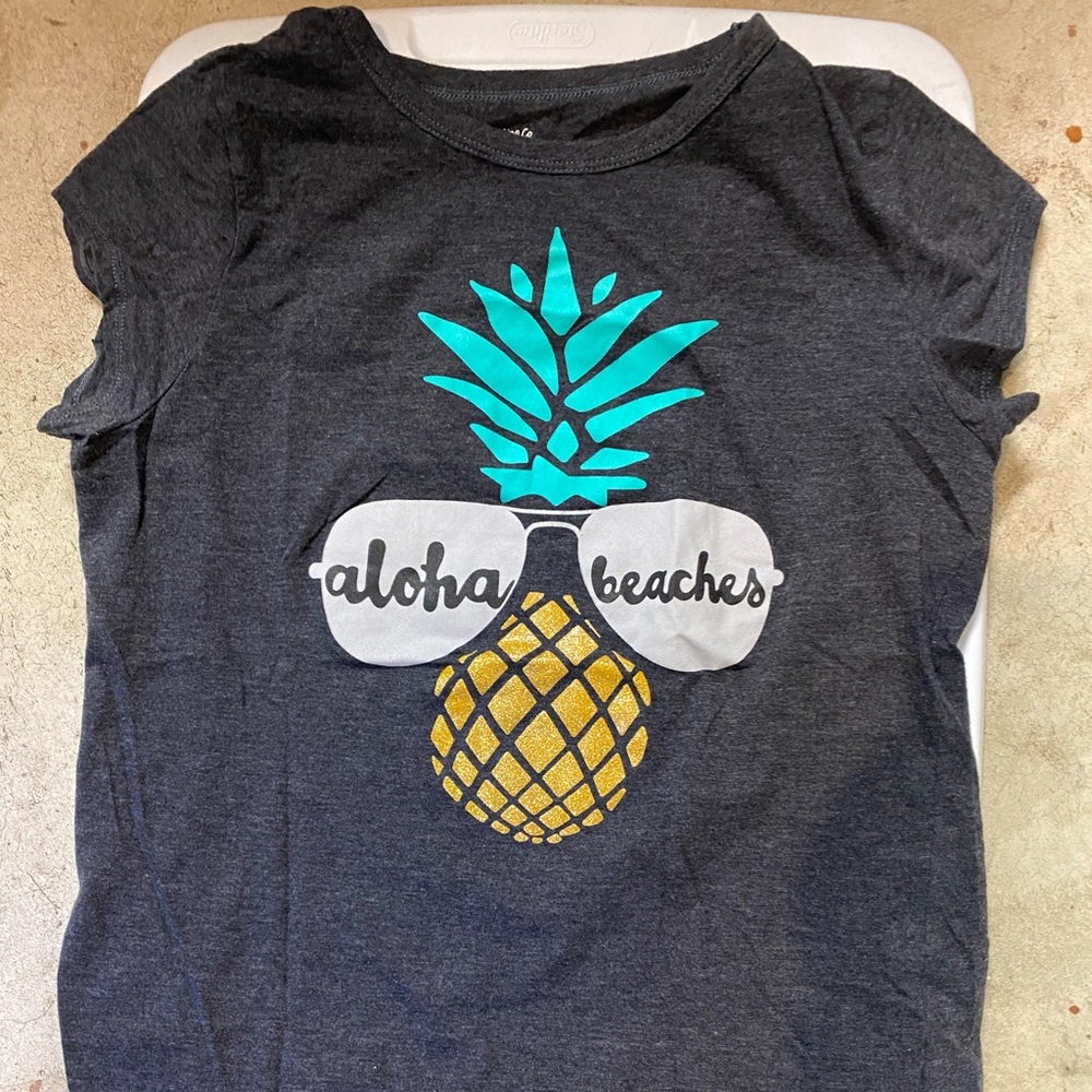 America. Clothing company Aloha beaches cute shirt size small